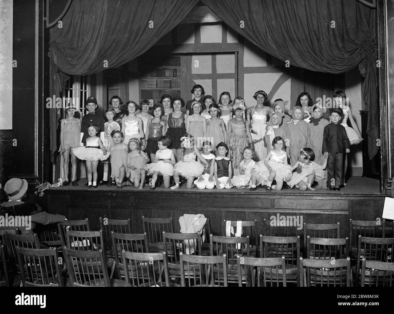 Il cast di uno spettacolo per bambini . 1935 Foto Stock