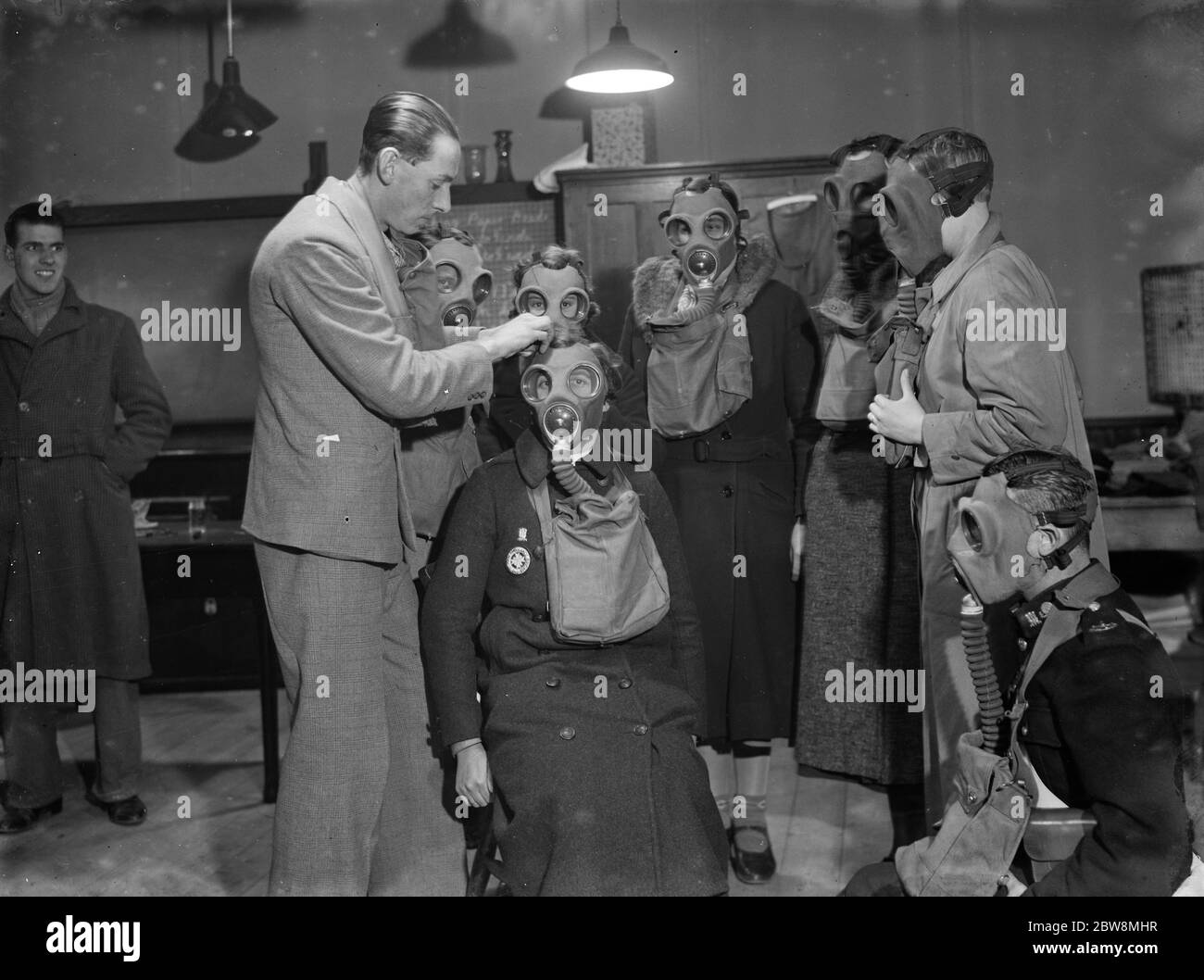 Pratica di attacco di gas anti di St Johns Ambulance Brigade a Crayford . 1936 Foto Stock