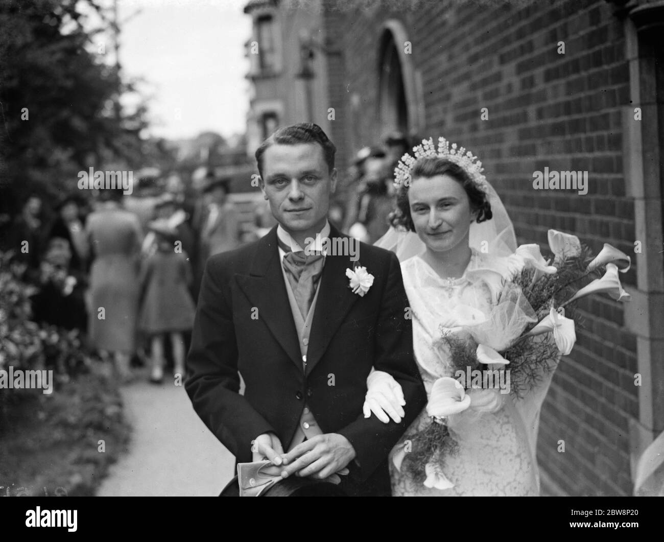 Le nozze di D Rudlins e Miss M Stables a Eltham . 23 aprile 1938 Foto Stock