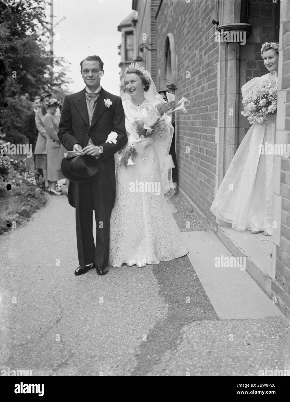 Le nozze di D Rudlins e Miss M Stables a Eltham . 23 aprile 1938 Foto Stock