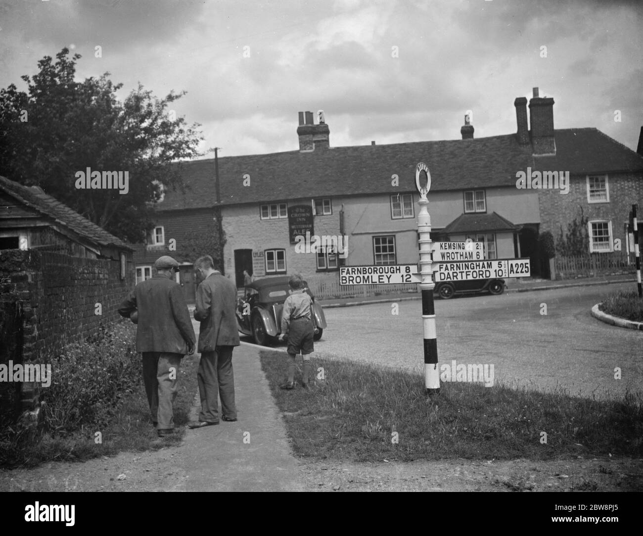 Breve segnaletica a Otford sulla A225 . 1938 Foto Stock