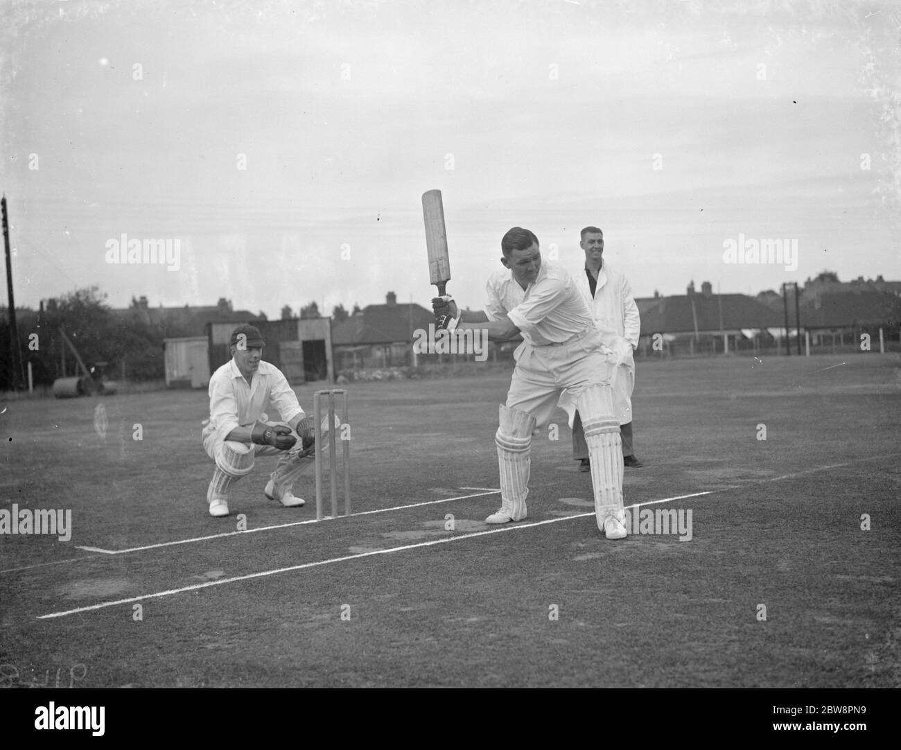 I cricketers di Charlton a New Eltham . Turner e Hobbis posano . 1938 Foto Stock