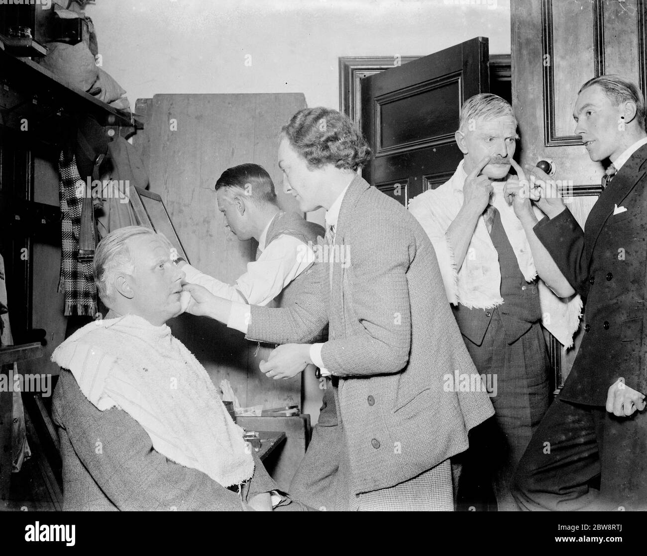 Il gioco di Lamorbey . Gli attori che mettono in su compongono . 1935 Foto Stock
