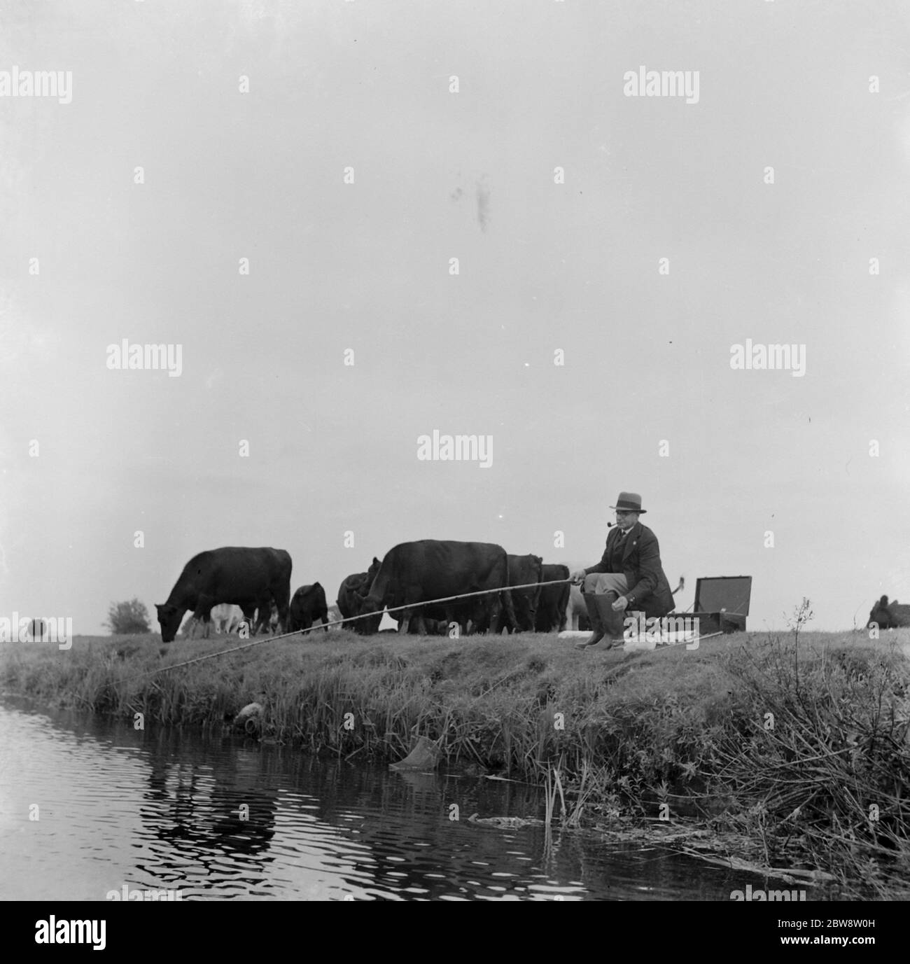 Pesca sul Tamigi a Moulsford, Berkshire. 1938 Foto Stock