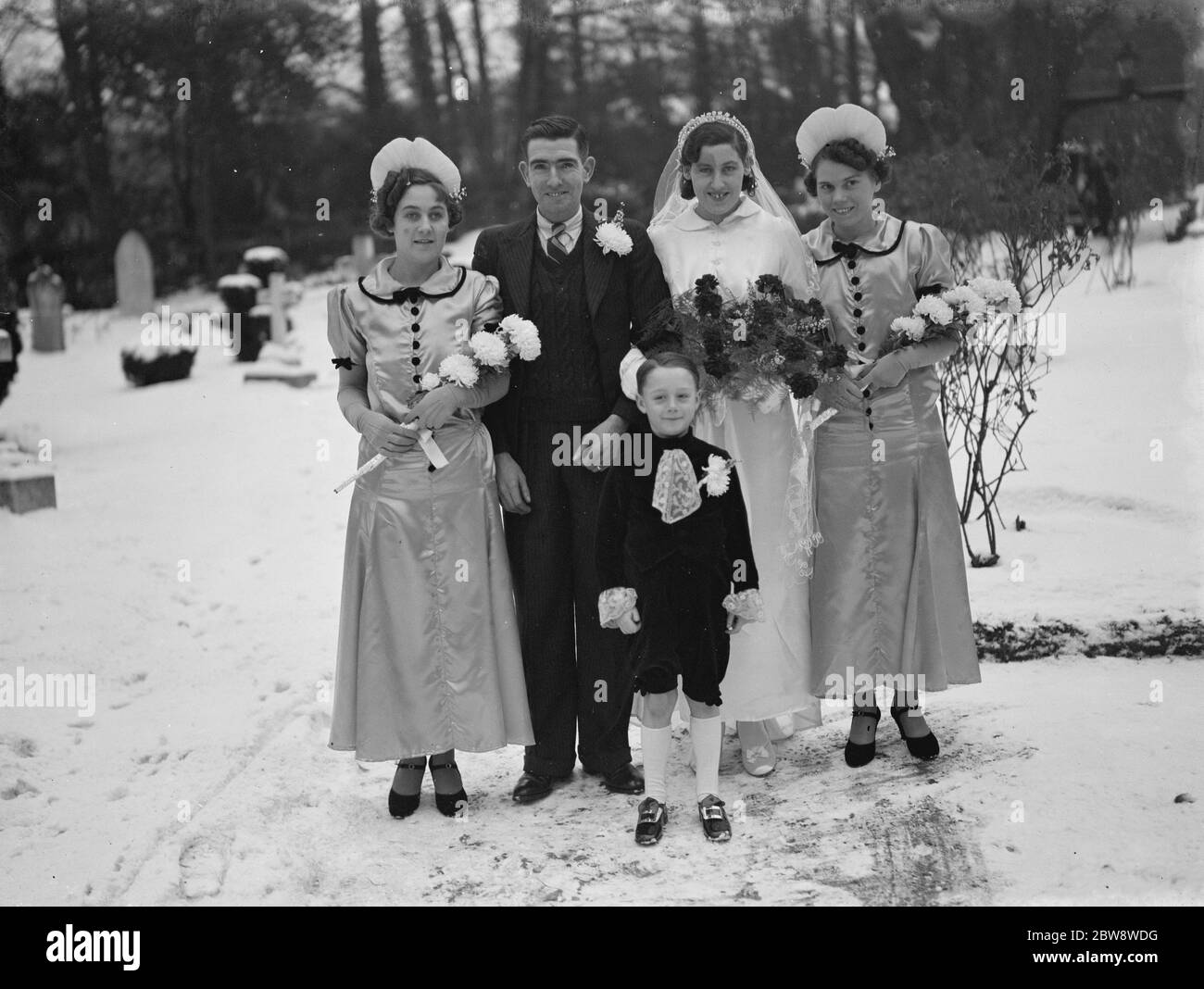 Il matrimonio di Miss i Herman si è tenuto a Foots Cray , Kent . Gruppo di nozze . 24 dicembre 1938 Foto Stock