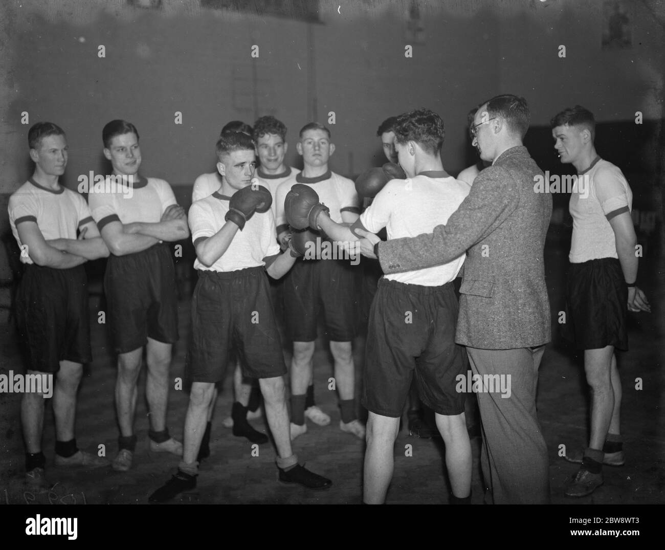 Il team di boxe dell'esercito territoriale di Dartford durante l'allenamento . 14 gennaio 1939 Foto Stock