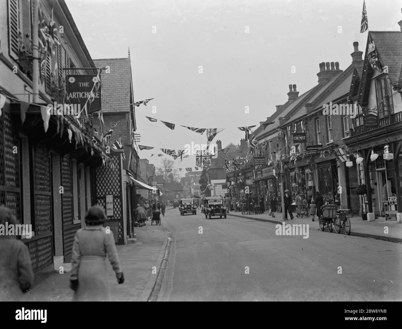 Decorazioni di incoronazione a Orpington , Kent , per celebrare l'incoronazione di Re Giorgio VI . 6 maggio 1937 Foto Stock
