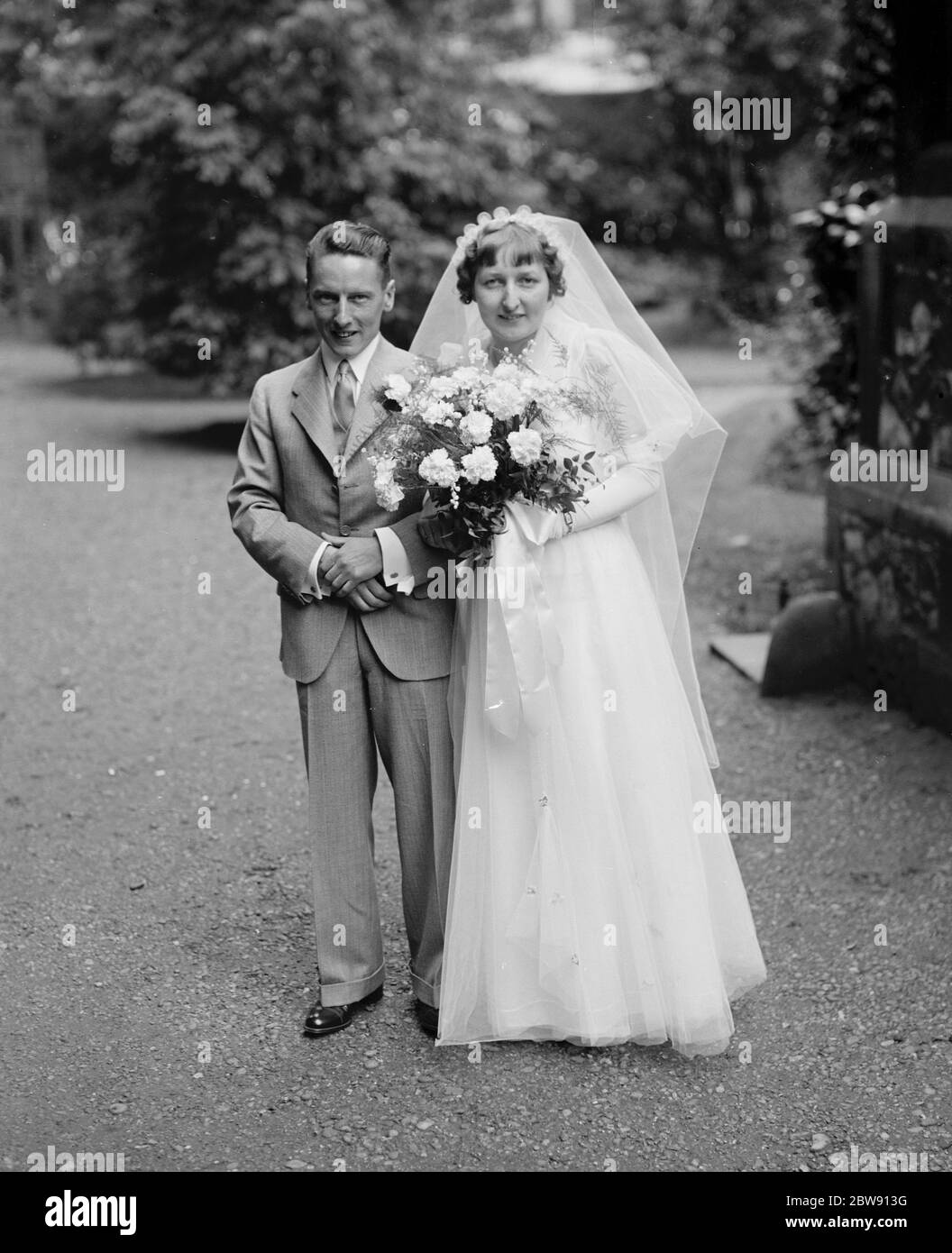 Il matrimonio di Sell e Miss Pithers . Lo sposo e lo sposo . 19 giugno 1937 Foto Stock