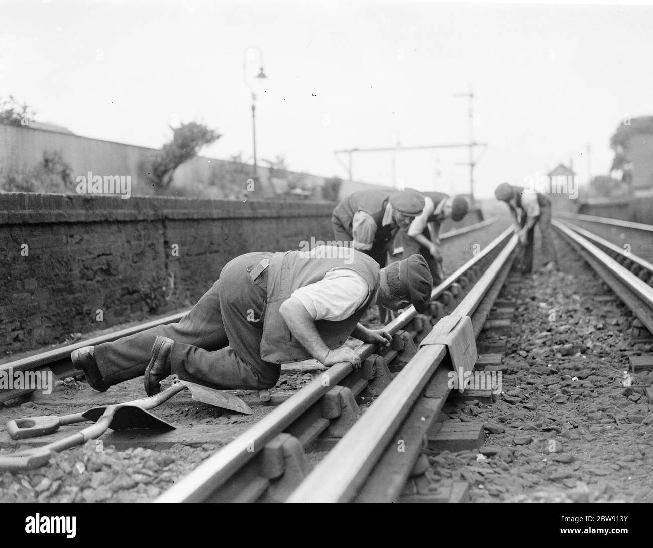 Un ringhiere che misura le linee ferroviarie a Sidcup , Kent . 1937 Foto Stock