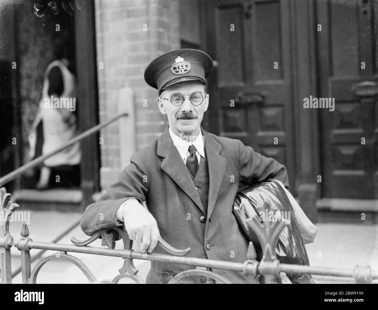 Un postino a Plumstead , Londra . 1939 Foto Stock