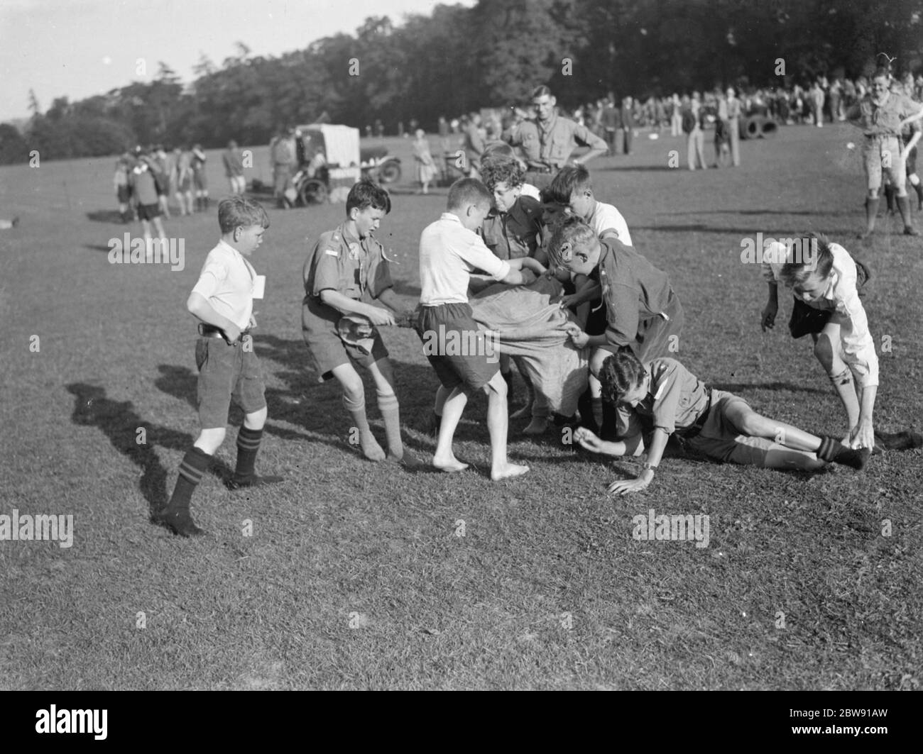 Giornata sportiva Scouts a Sidcup , Kent . La razza obsatcle . 1939 Foto Stock