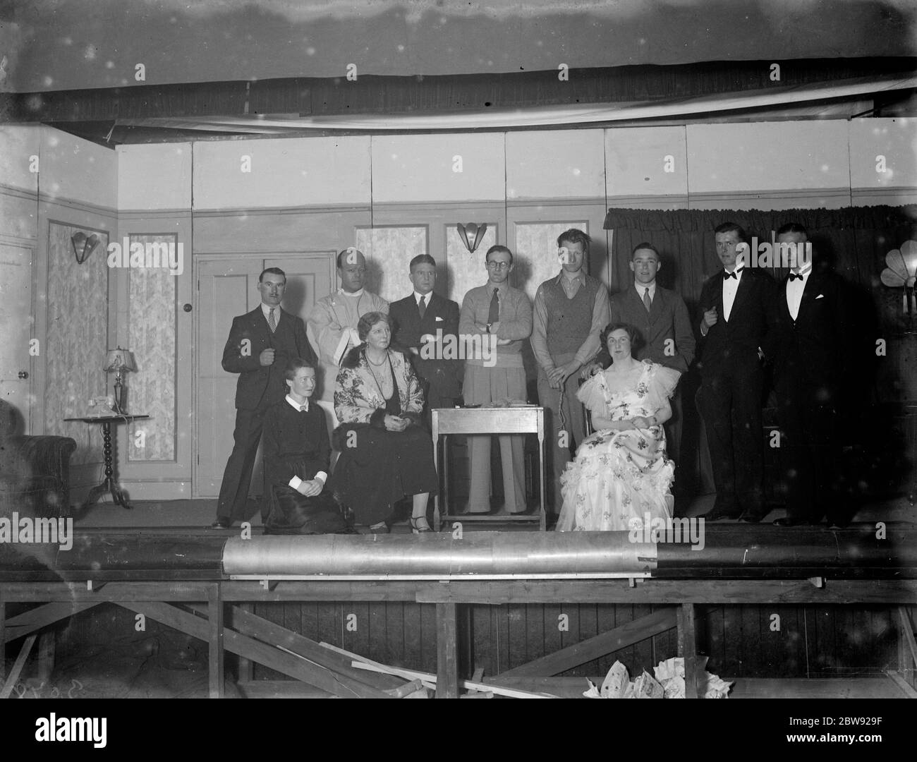 Il cast del Bromley scouts esecuzione del gioco,' il Bat'. 1936 Foto Stock