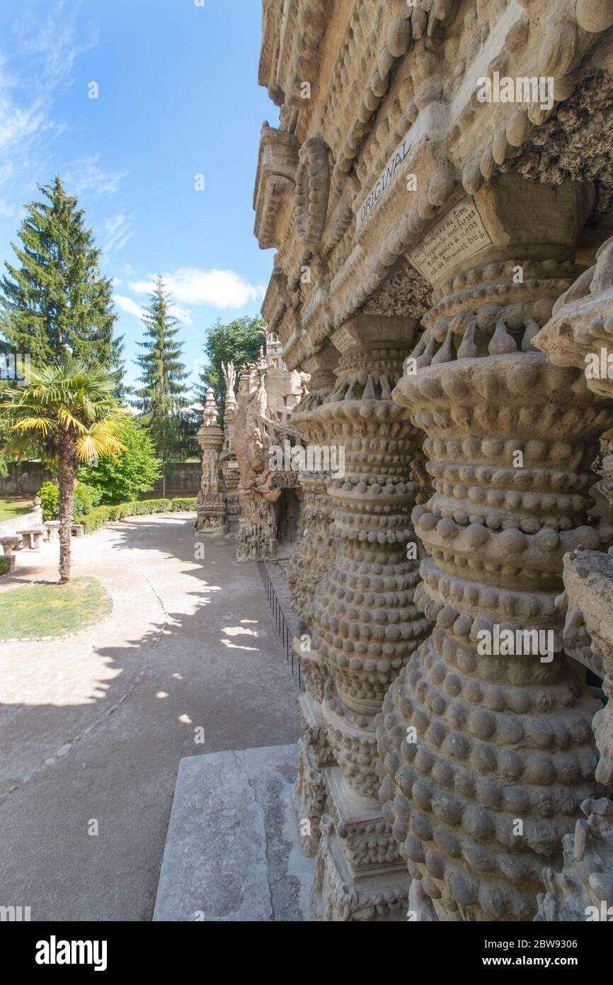 Palais Ideal du facteur Cheval. Maison. Curiosità, edificio surreale, architettura d'arte naïve, costruita da Ferdinand Cheval, postino. Foto Stock