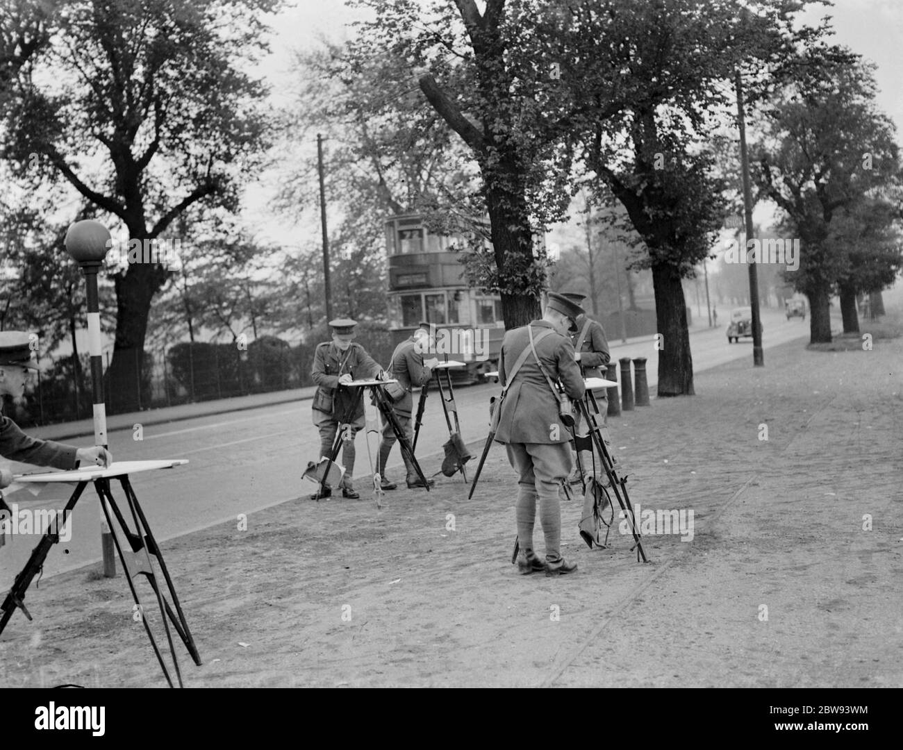 Royal Military Academy a Woolwich , Londra . I cadetti stanno mappando il distretto usando i contrassegni visivi . 1939 Foto Stock