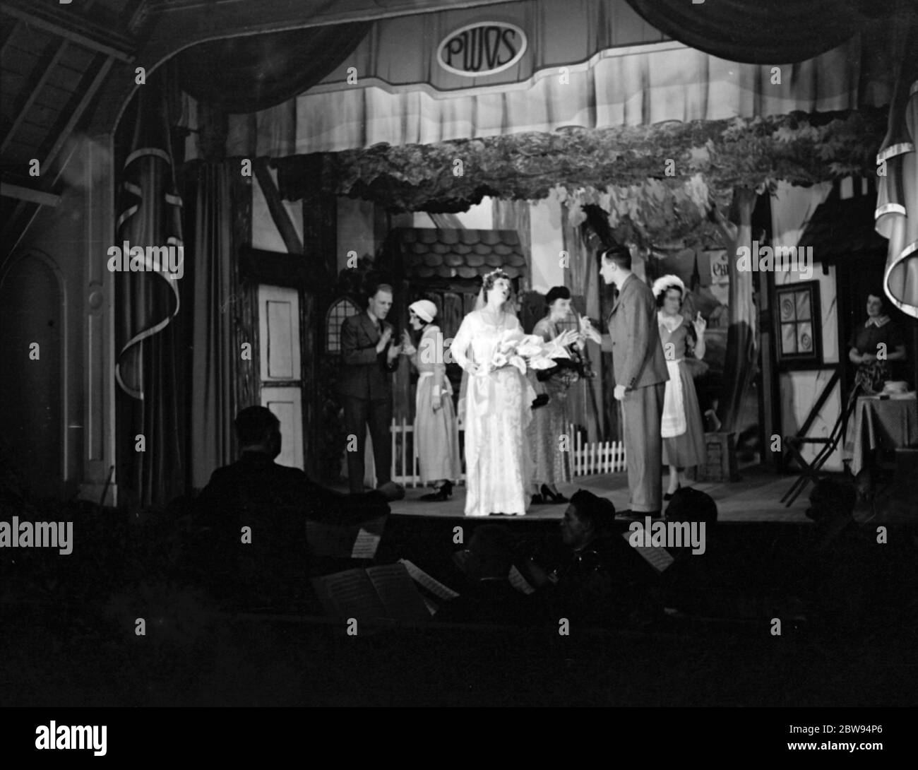 La Società operatica di Petts Wood che si esibisce sul palco . 1936 Foto Stock