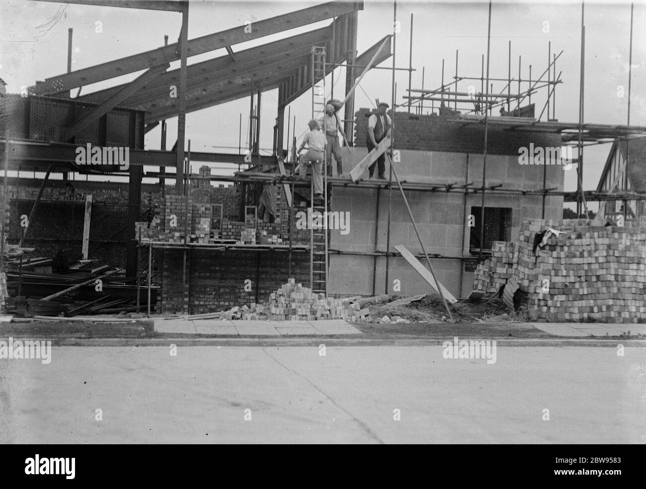 Il cinema Petts Wood in costruzione a Kent . 1936 . Foto Stock