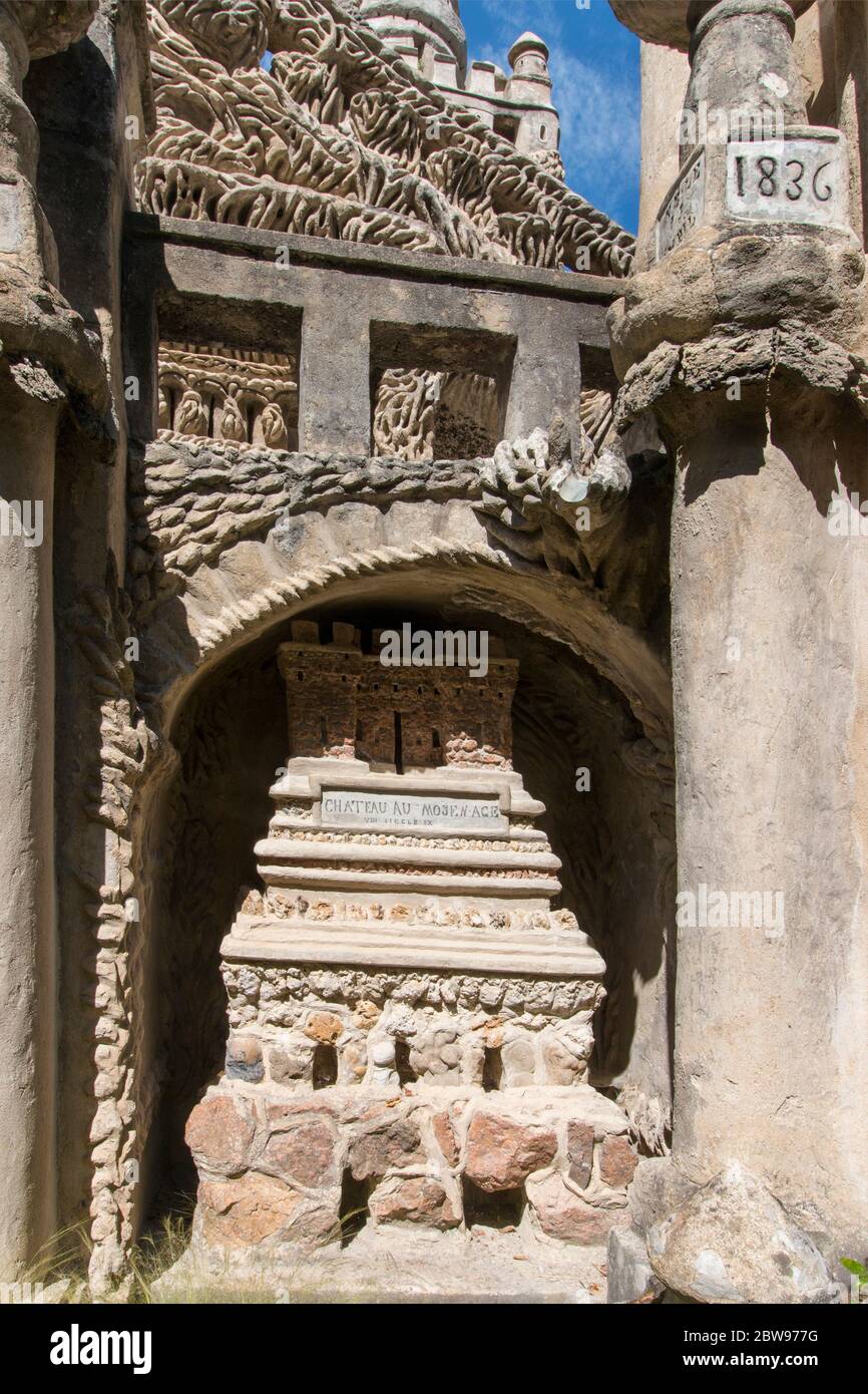 Palais Ideal du facteur Cheval. Maison. Curiosità, edificio surreale, architettura d'arte naïve, costruita da Ferdinand Cheval, postino. Foto Stock