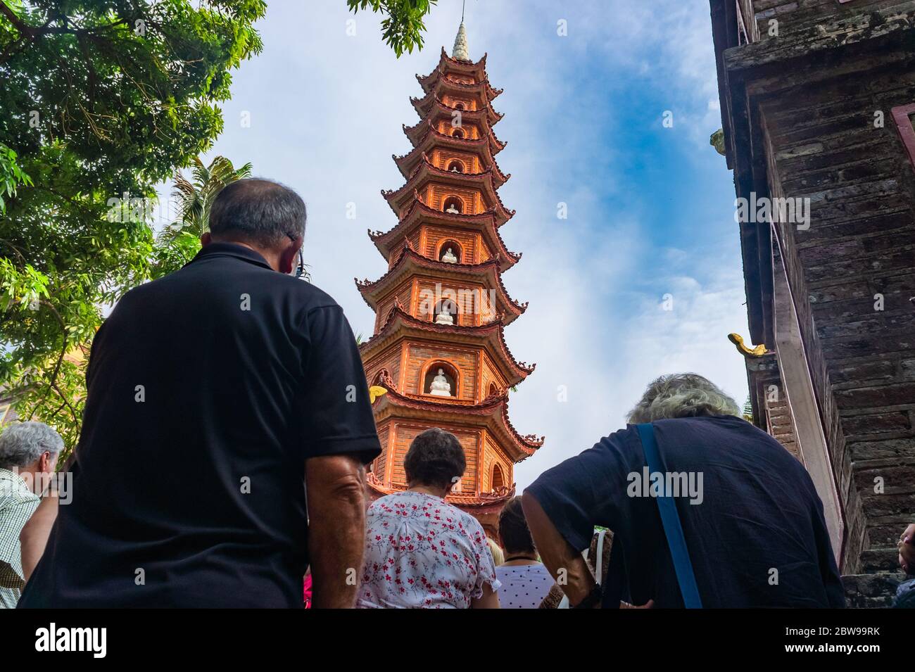 Hanoi, Vietnam - 21 ottobre 2019 primo piano vista della Pagoda Tran Quoc nel Lago Ovest, Hanoi, Vietnam Foto Stock