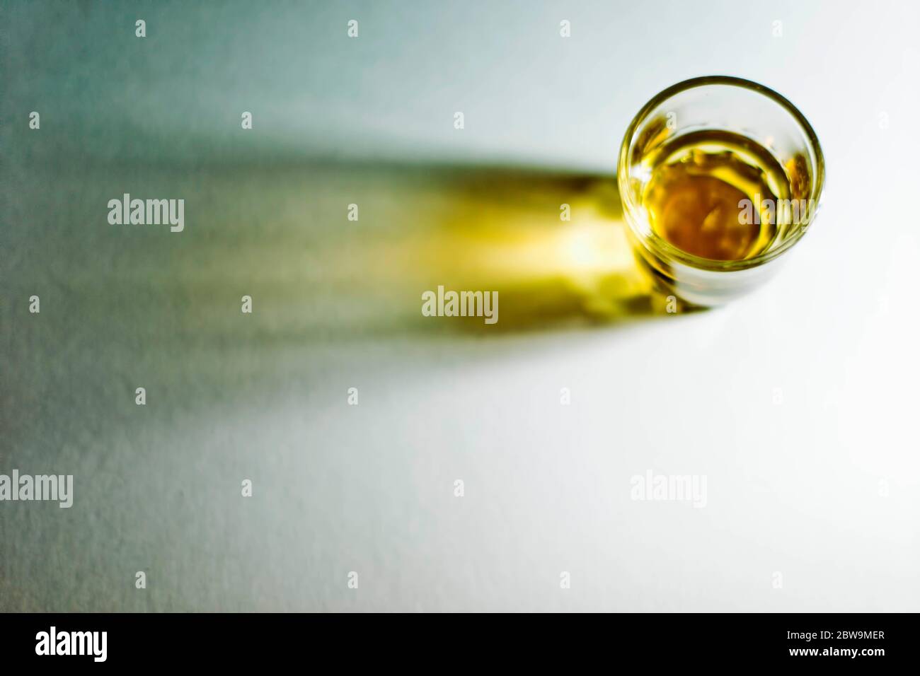 Il whiskey in vetro Foto Stock
