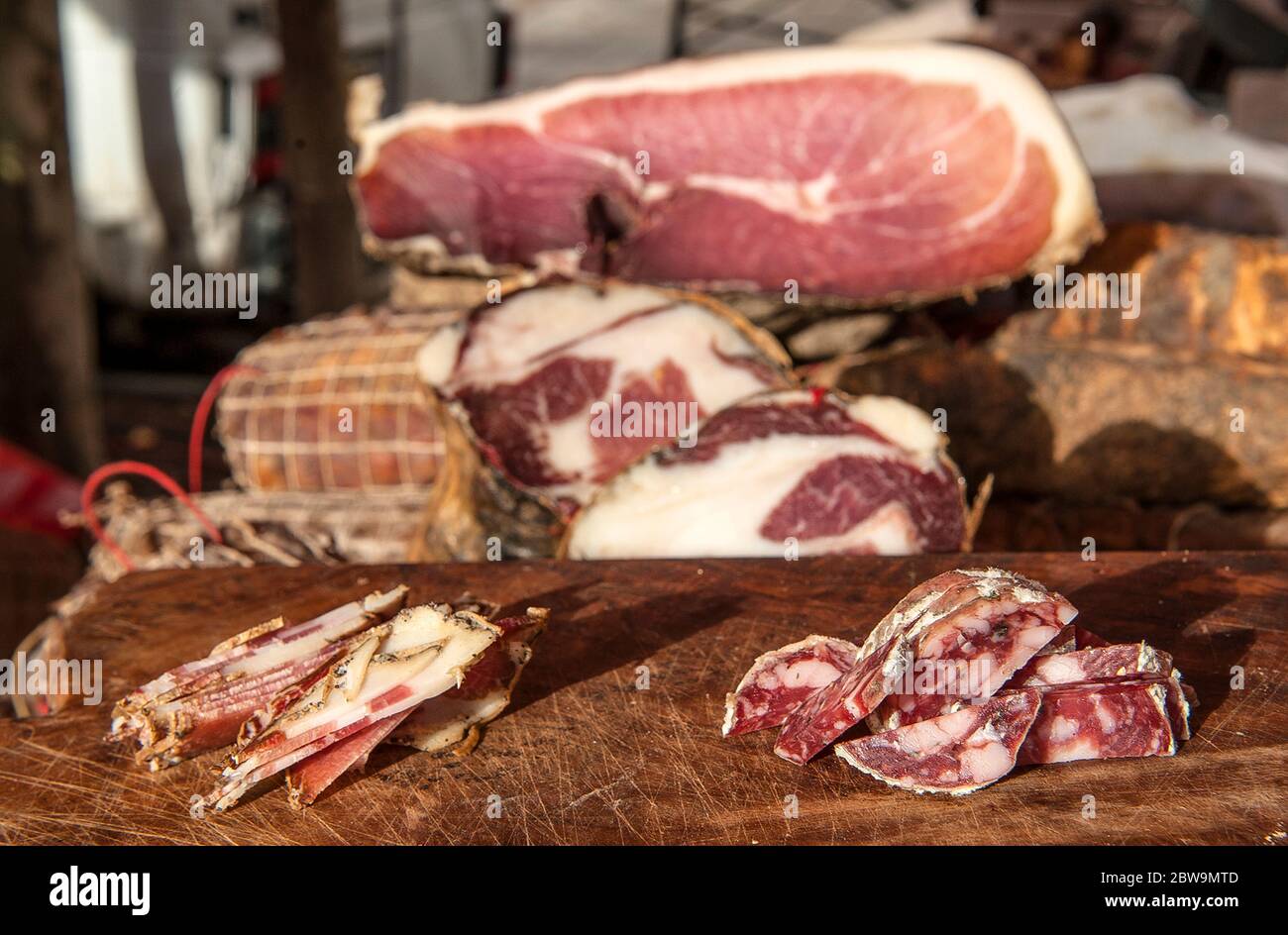 Wurstwaren aus Korsika – Lonzu, Coppa e Figatello Foto Stock