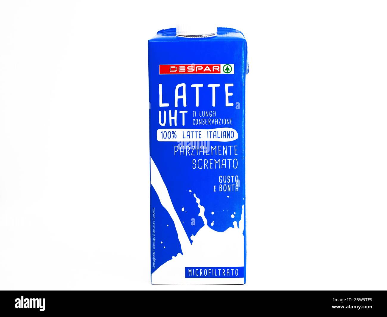 Latte italiano Despar Low Fat prodotto per la catena Despar Supermarket da  Sterilgarda Foto stock - Alamy