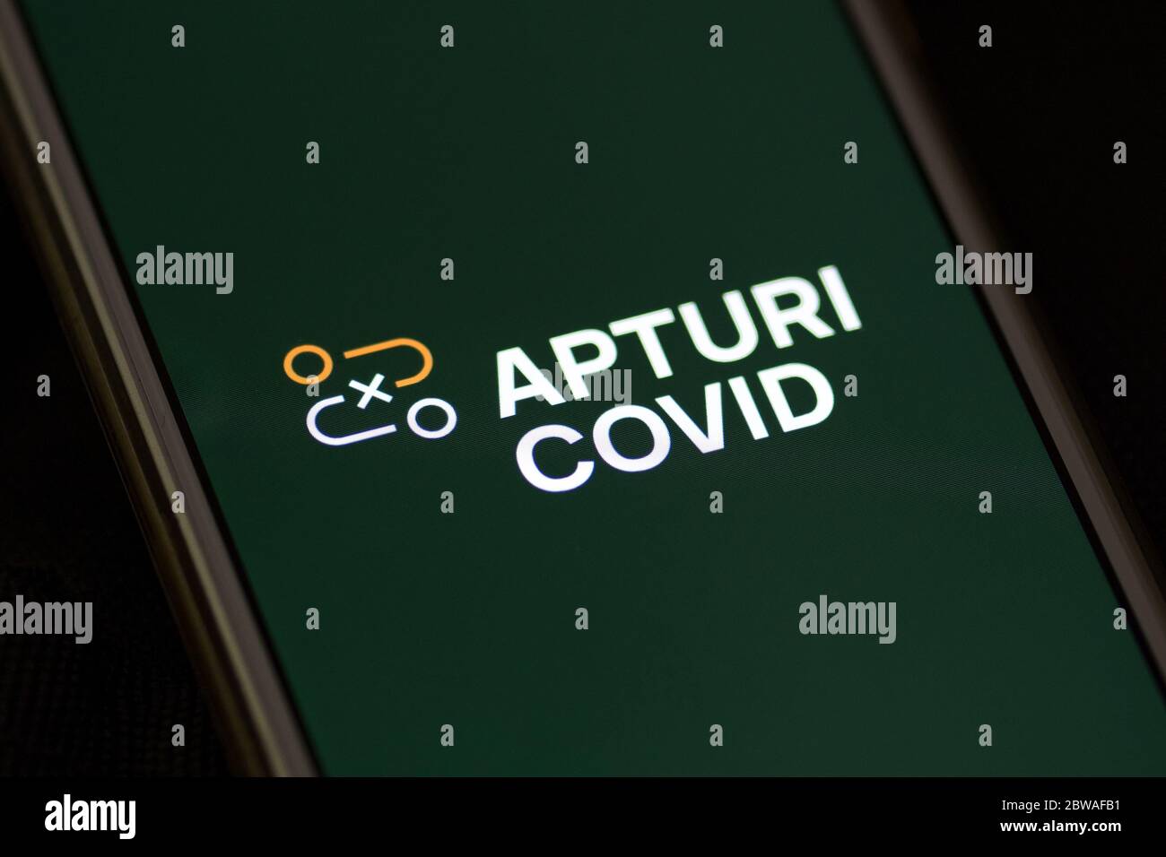Stop Covid, Apturi Covid, COVID-19 ufficiale o Coronavirus Contact Tracing app per Lettonia, Europa, prima applicazione al mondo Foto Stock