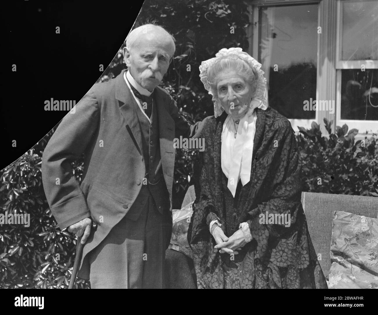 Il generale Sir George Higginson alla sua Marlow a casa di Tamigi . fotografato il suo 98 ° compleanno , con la sorella Sig.ra Grant che è il 92 23 giugno 1923 Foto Stock