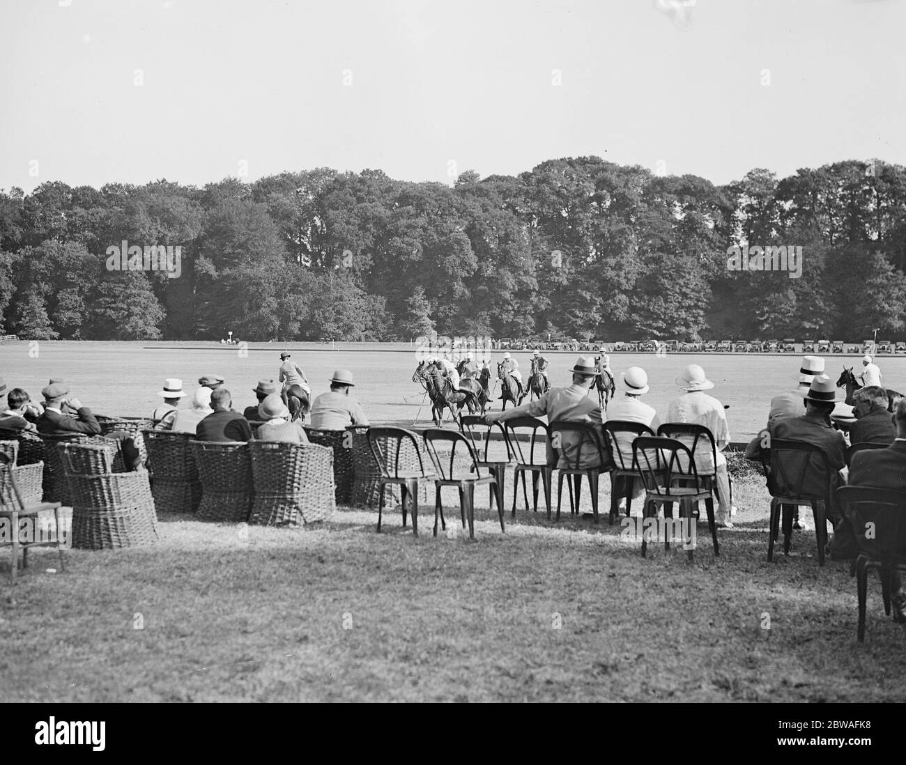 Torneo di polo del Cowdray Park UNA visione generale del gioco in corso, Foster Hall contro la Someries House 24 luglio 1933 Foto Stock