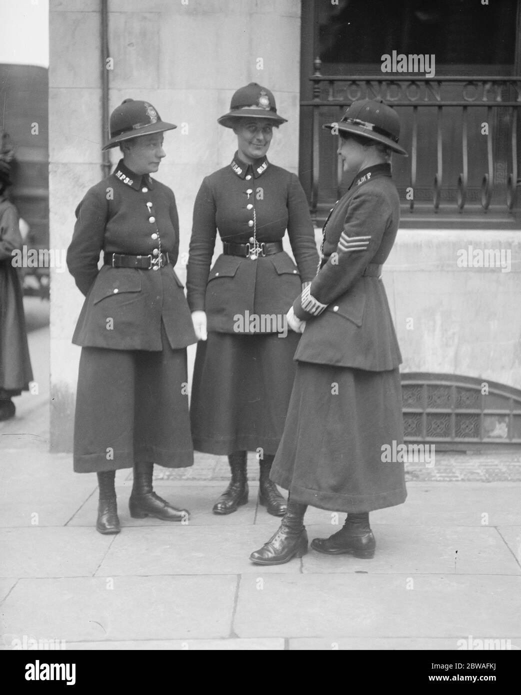 Preso per il sig. Garai ( Keystone ) polizia delle donne 15 dicembre 1922 Foto Stock