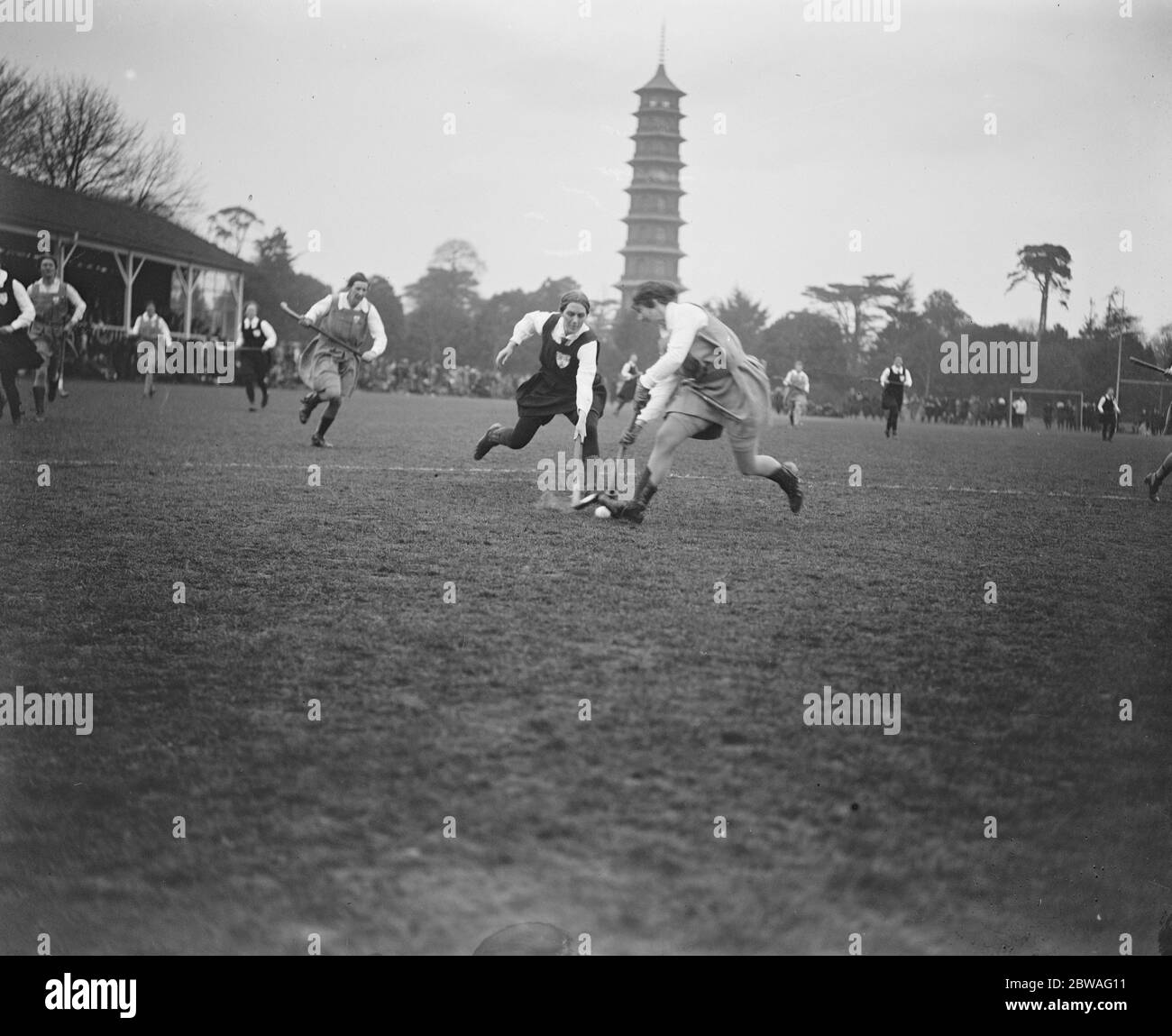 Inghilterra contro Scozia , hockey delle Signore a Richmond . 16 marzo 1921 Foto Stock