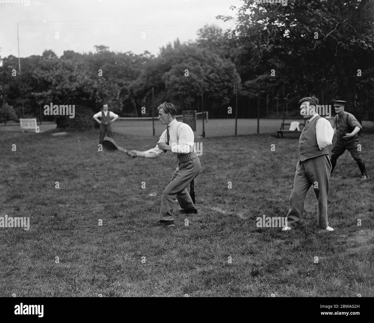 Stoolball al Fulham Palace . Soldati feriti contro i clergimi di Londra . Foto Stock