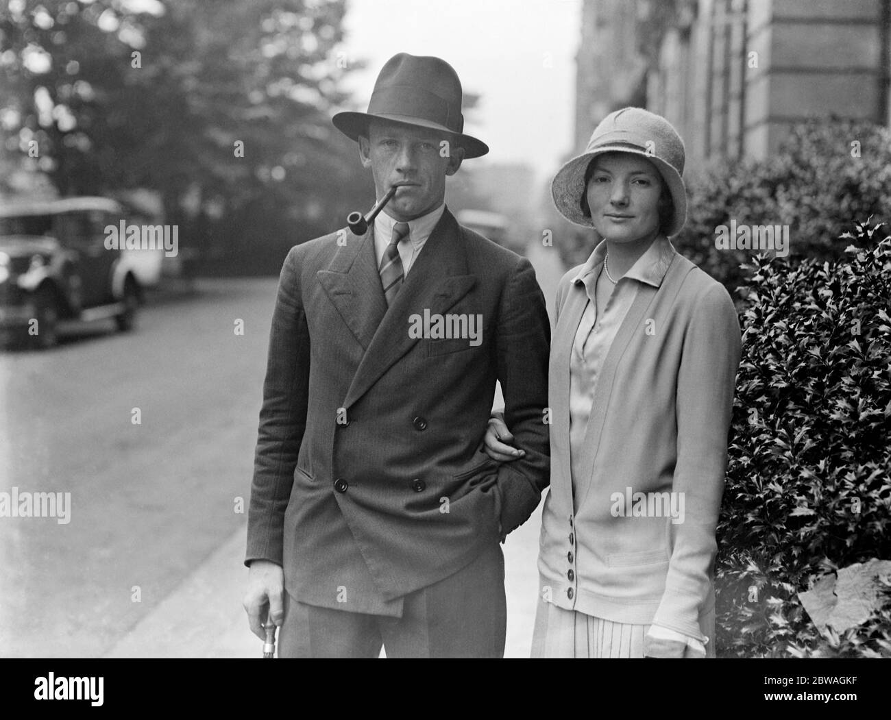 Il signor R W V Robins, il cricketer inglese e Middlesex, la sua fidanzata, la signora Kathleen Knight, figlia del signor C Stafford Knight di North Gate, Regent' s Park. 12 luglio 1930 Foto Stock