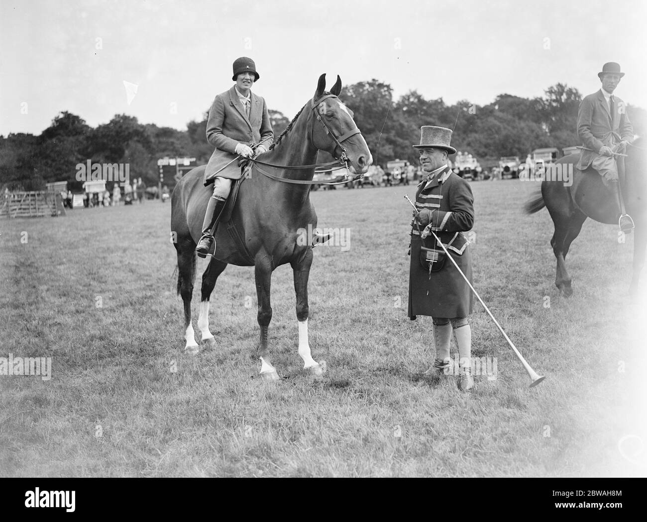 Westerham Hill Horse Show la signora P Lindsay Stewart con il suo Hack ' Bran Pie ' e e Stevens ( Hurst Lodge , Cowley Road , Brighton ) , il hornblower 1928 9 luglio 1926 Foto Stock