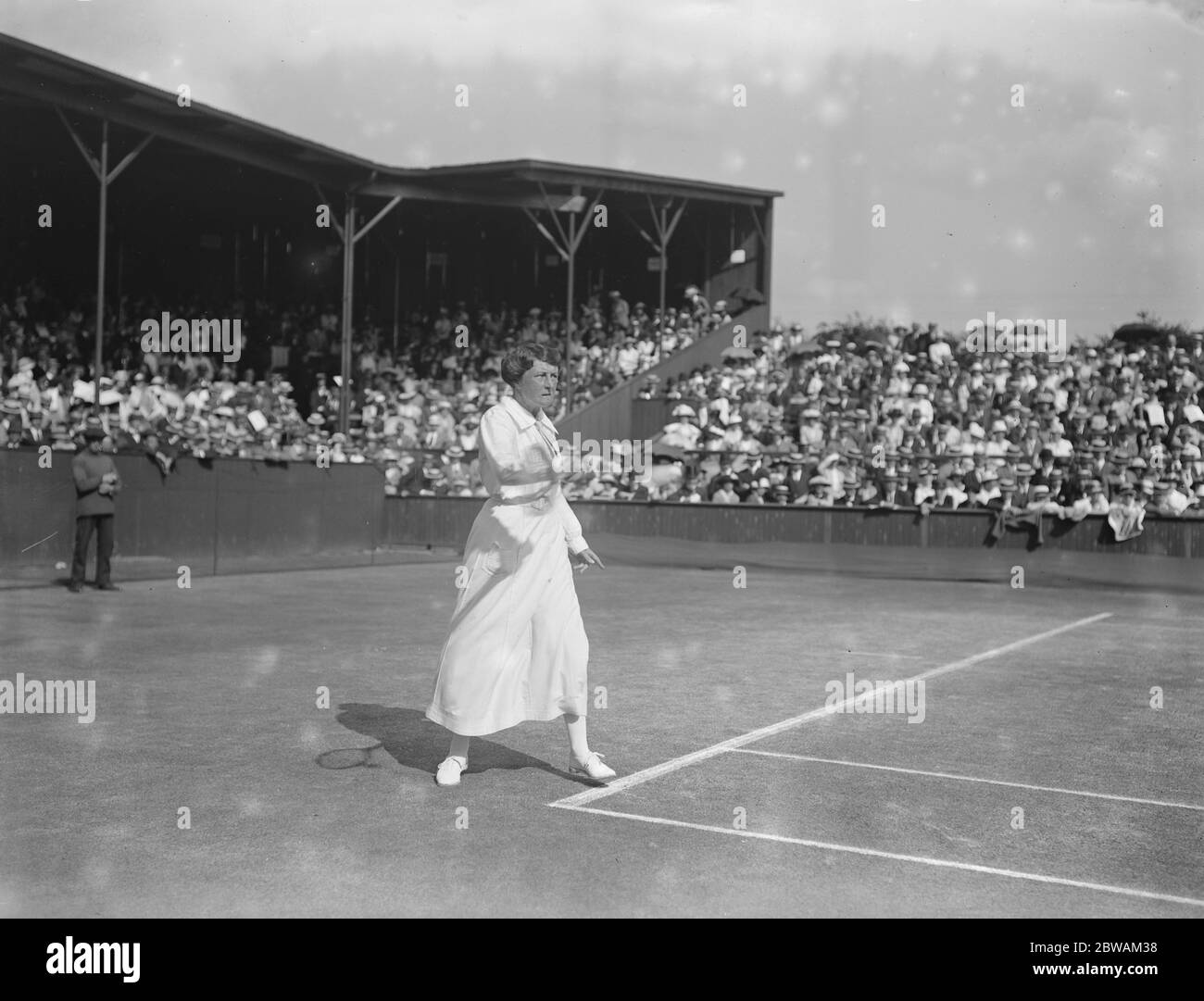 Campionato di tennis su prato a Wimbledon Miss Morton Foto Stock