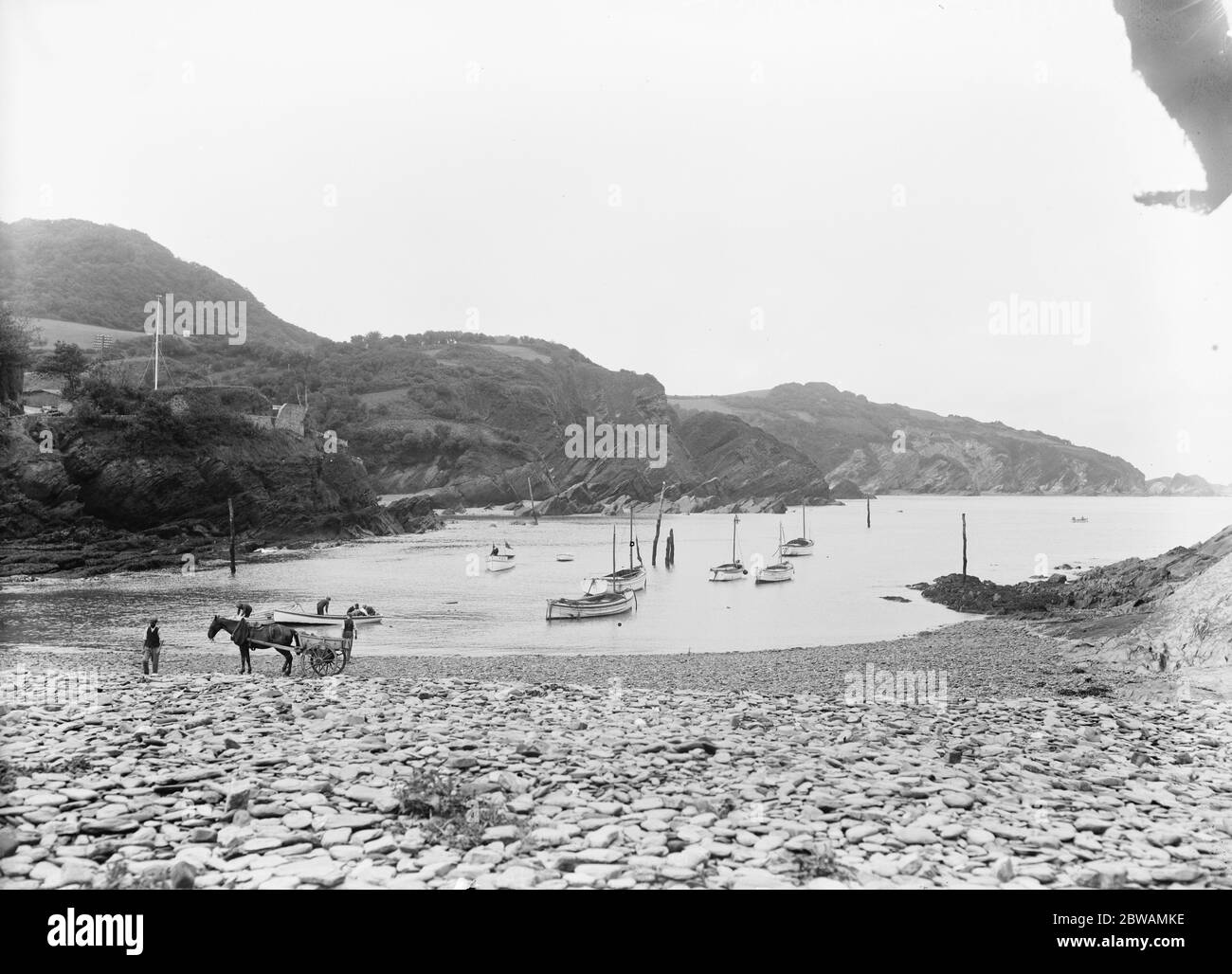 Combe Martin è un villaggio e parrocchia civile sulla costa nord del Devon 1925 Foto Stock