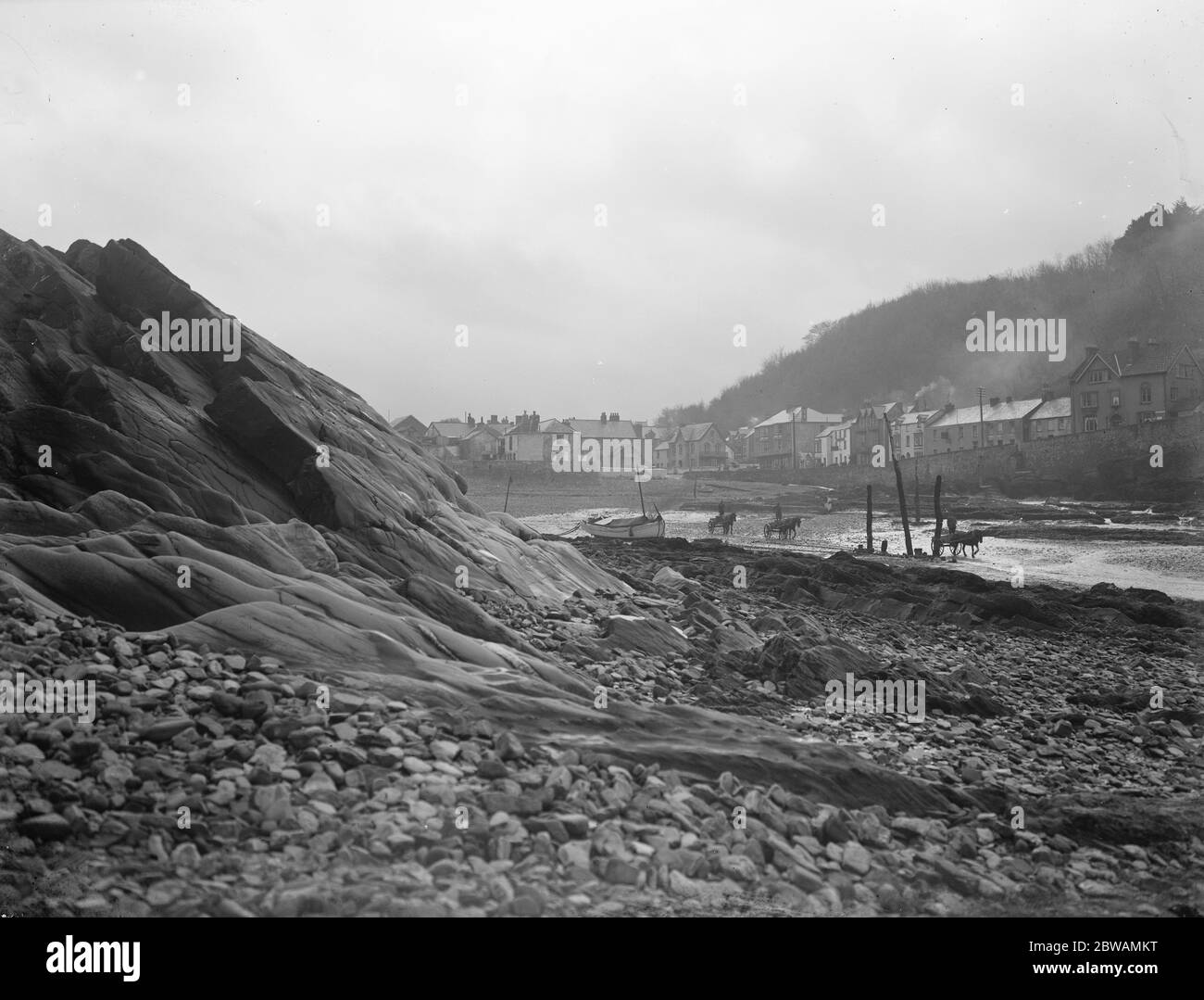 Combe Martin è un villaggio e parrocchia civile sulla costa nord del Devon 1925 Foto Stock