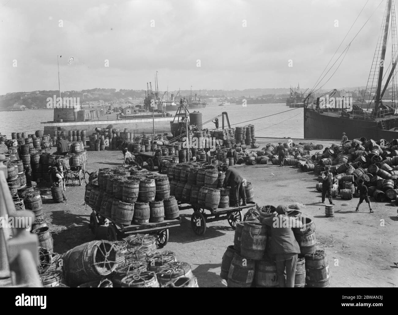 Caricamento di frutta e veggtables a Jersey Foto Stock
