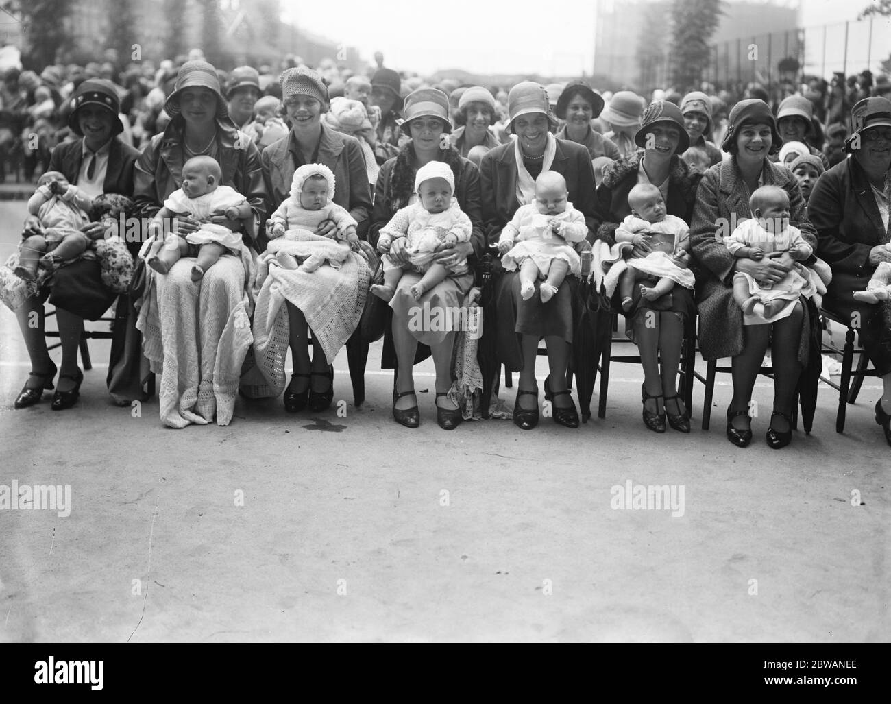 Concorrenti del baby show tenuto da Wandle Park , Croydon . 13 agosto 1930 Foto Stock