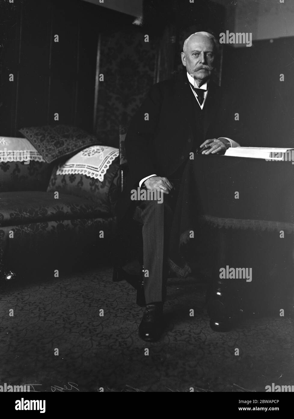 Lionel Carden Sir Lionel Edward Gresley Carden KCMG (15 settembre 1851 Ð – 16 ottobre 1915) è stato un . Foto Stock