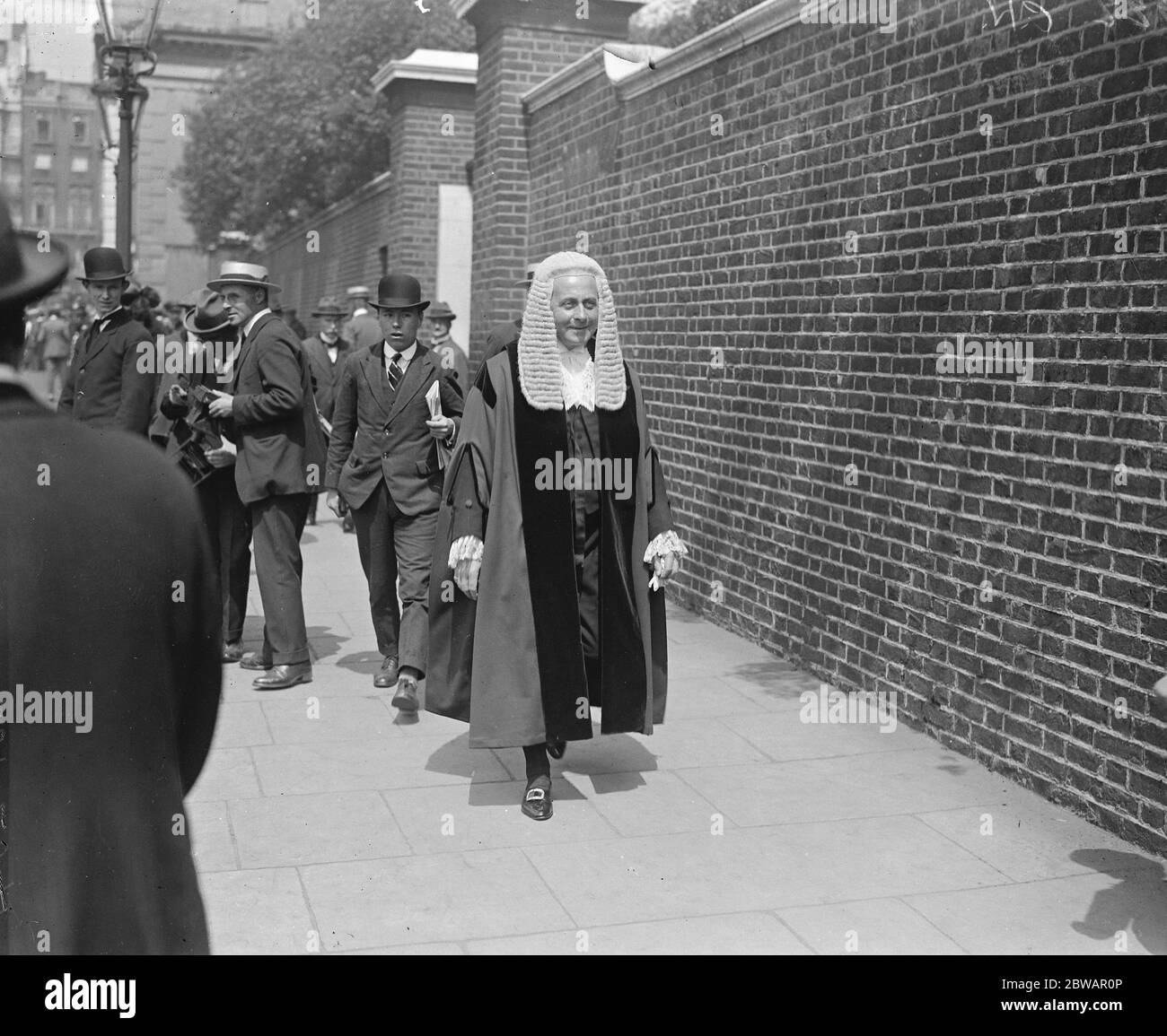 The Kings Levee at St James' s Palace Sir Ernest Wild , M P City recorder 29 maggio 1922 Foto Stock