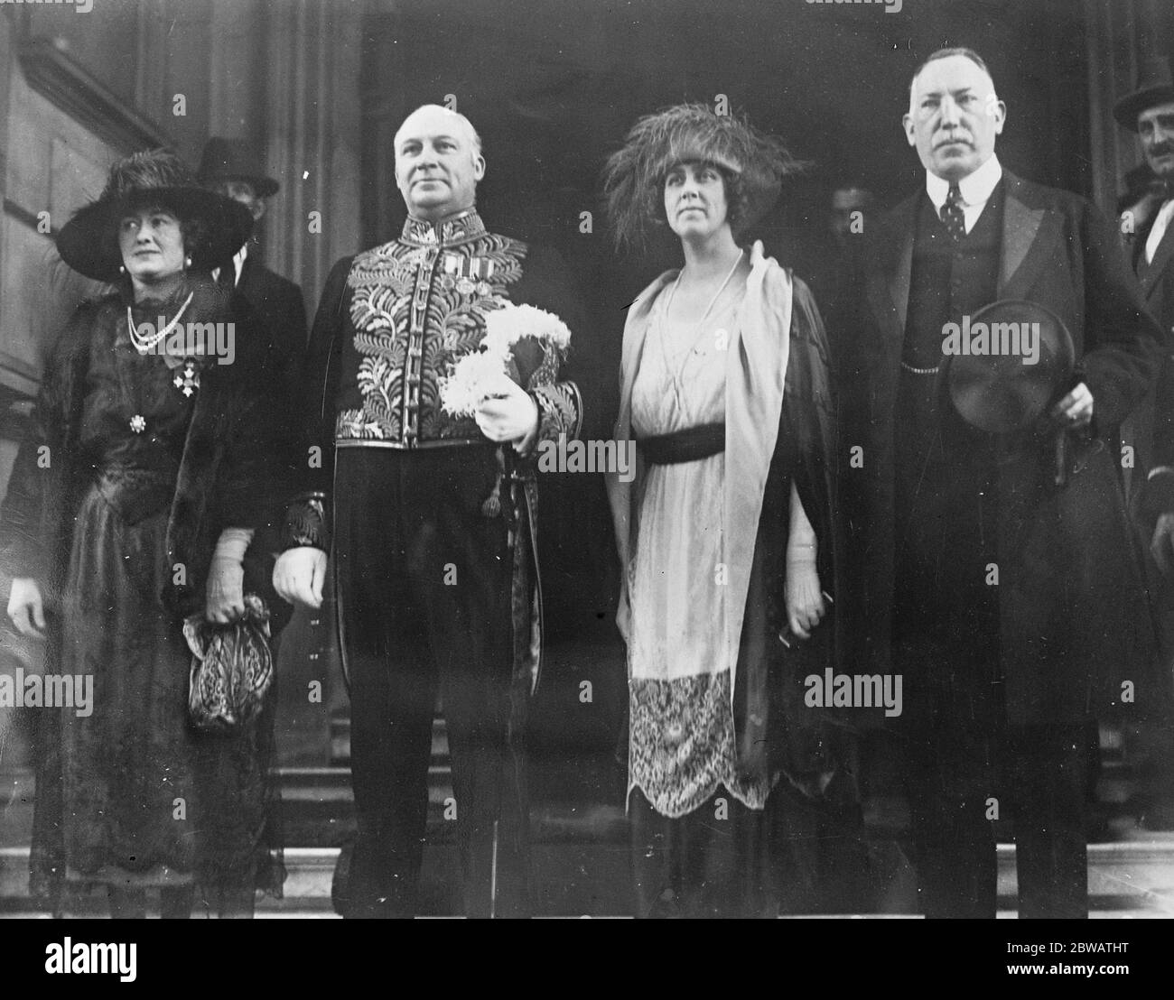 Apertura reale del Parlamento Ulster (da sinistra a destra) Lady Greenwood , Sir Hamar Greenwood , (Segretario generale per l' Irlanda ) , Lady Carson e Sir James Craig (primo Ministro dell' Ulster ) 1922 Foto Stock