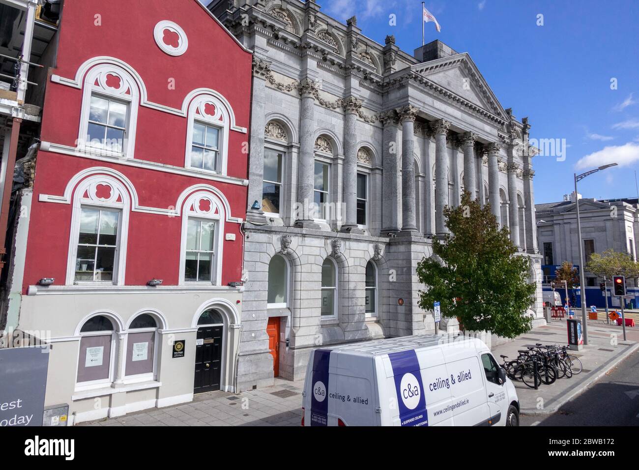 L'ex edificio della Banca Provinciale costruito nel 1865 al 97 South Mall Cork Irlanda Foto Stock