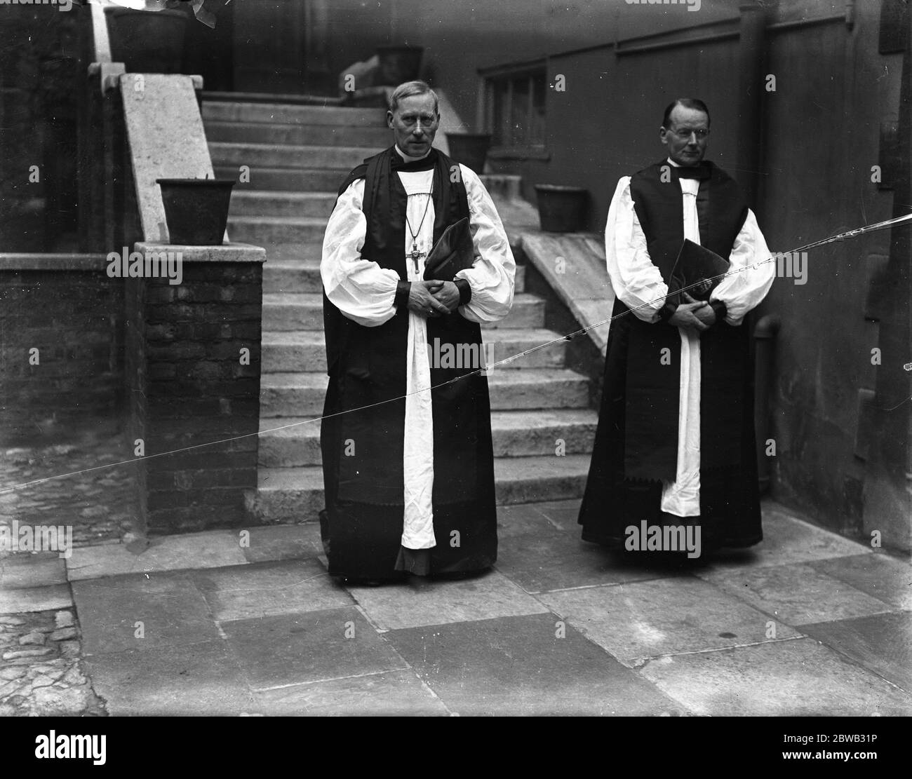 Due nuovi Vescovi consacrati a Westminster . Dr. A C Headlam ( a sinistra ) , canonico di Christchurch , Oxford , come Vescovo di Gloucester e Dr. J H B Masterman , Rettore di Stoke Damerel , come primo Vescovo suffragano di Plymouth il 25 gennaio 1923 Foto Stock