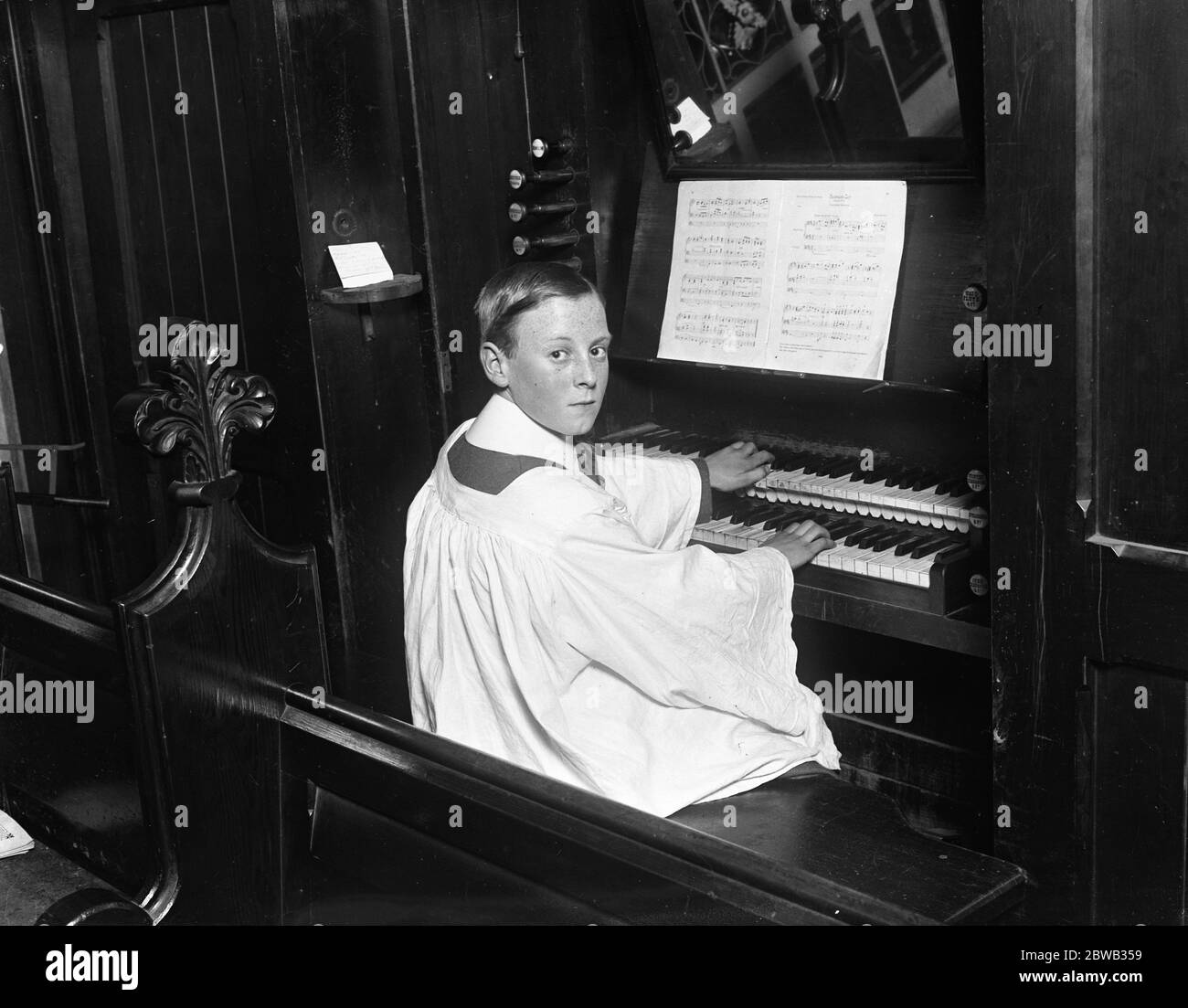 Il Maestro W Veitch , che è stato nominato organista della Chiesa di San Giacomo , ponder' s end , per tutta la durata della guerra . 28 febbraio 1917. Foto Stock