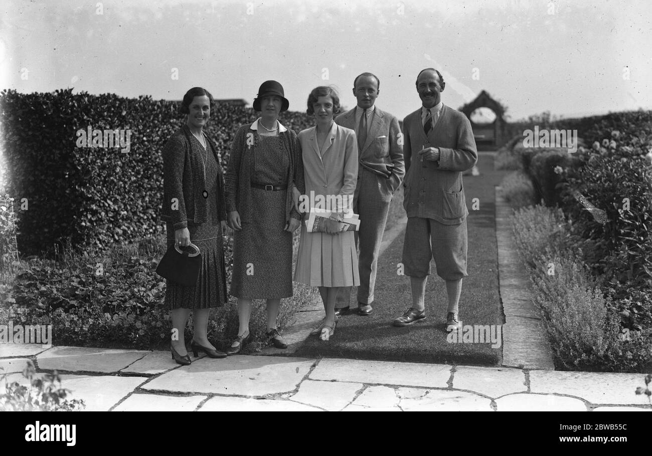 A Colonel e alla festa della casa della signora Hortlick a Gullane in Scozia; la principessa Aspasia di Grecia , la signora Hortlick , la principessa e il principe Filippo d' Assia e il colonnello Horlick 30 agosto 1930 Foto Stock