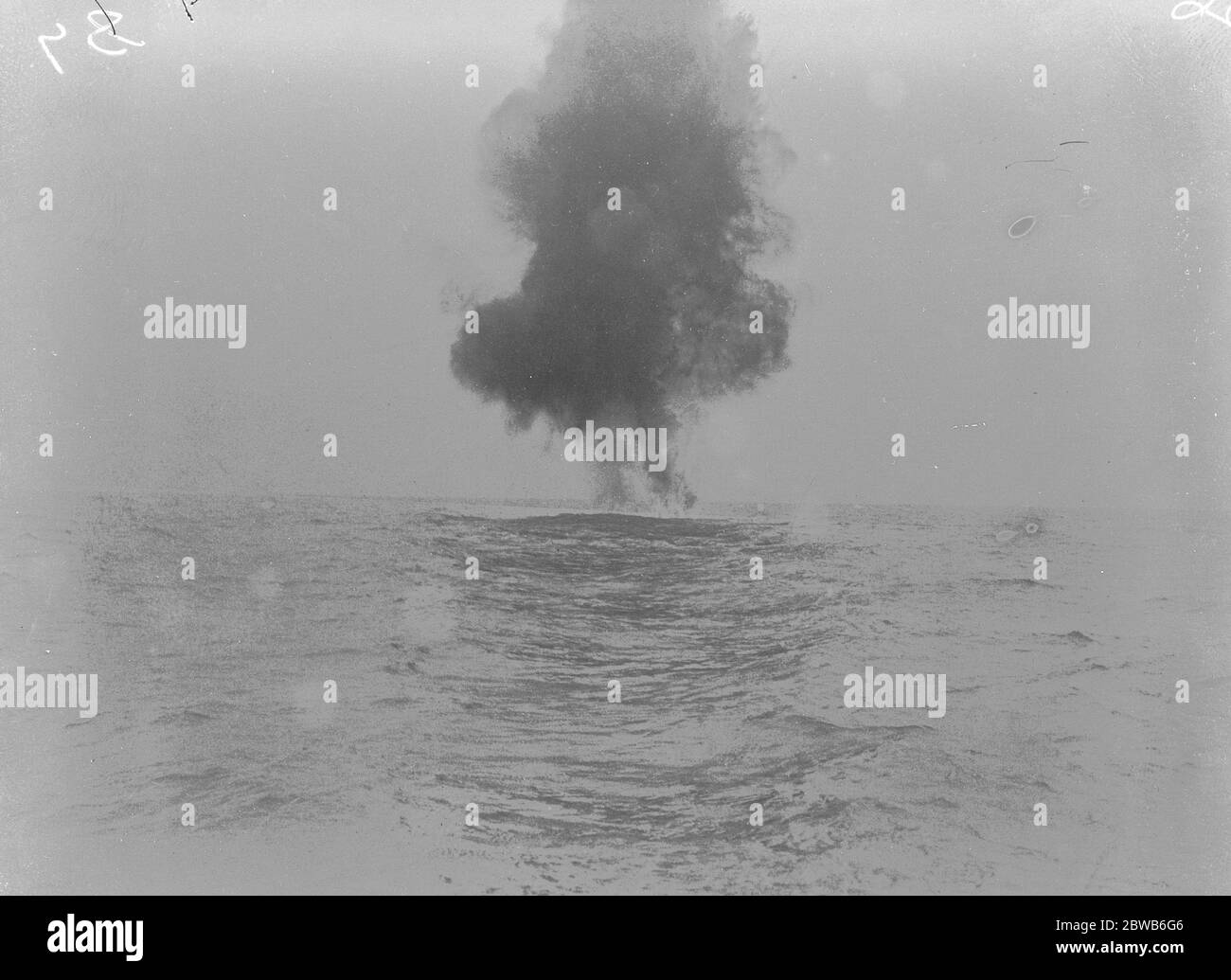 Esplodere una miniera nella Manica durante la Grande Guerra . Foto Stock