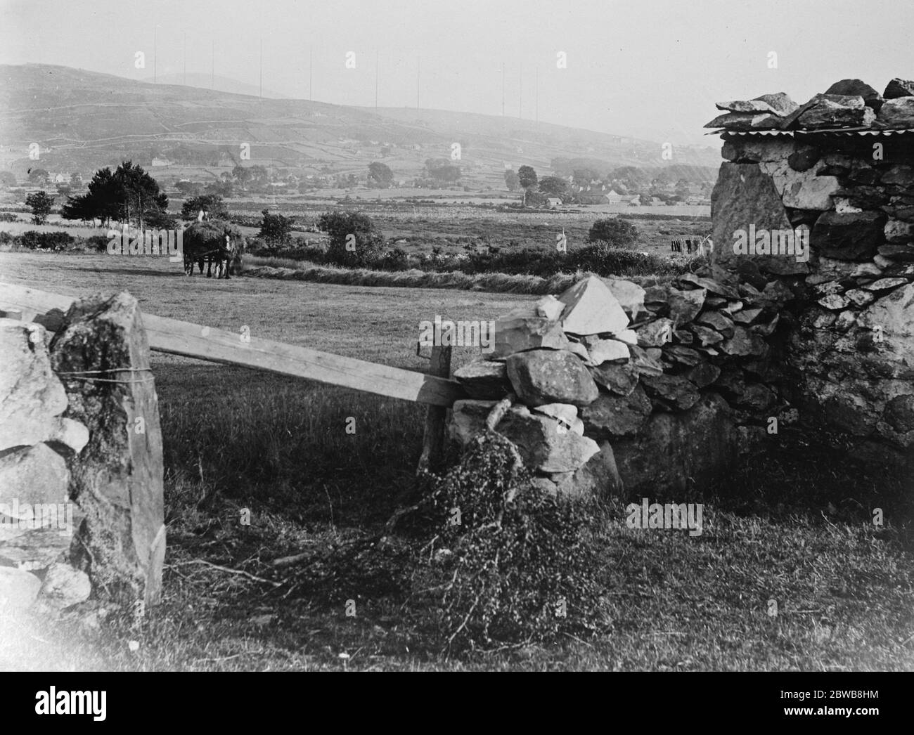 La stazione wireless Marconi TRANS - Atlantic a Carnarvon , Galles del Nord . Questa stazione è gestita da Londra con la metropolitana. Ha la distinzione di essere la prima stazione senza fili inglese a comunicare direttamente con l'Australia , questo fatto è stato fatto nel settembre 1918 . Wireless Telegraph Co Ltd di Marconi. 1 gennaio 1925 Foto Stock