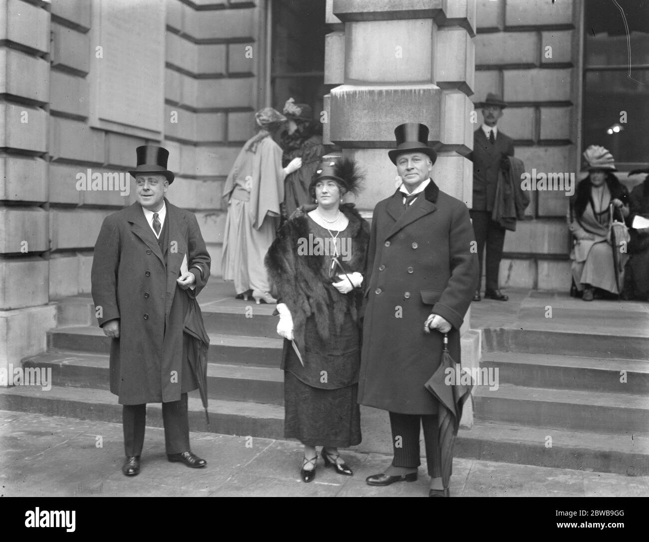Vista privata alla Royal Academy. Sir Hamar e Lady Greenwood . 2 maggio 1924 Foto Stock