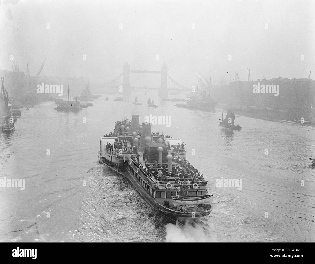 Il sovrano reale riprende la sua navigazione . Il Sovrano reale riprese le sue crociere giornaliere dal molo di Old Swan , London Bridge , a Southend , Margate e Ramsgate . 31 maggio 1924 Foto Stock