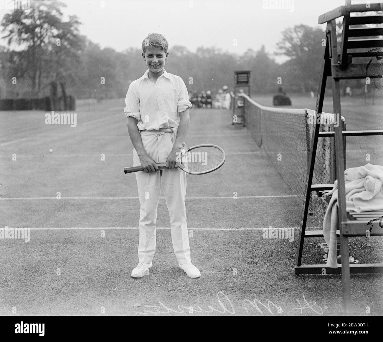 Campionati di tennis su prato per ragazzi a Weybridge . H W Austin . 6 settembre 1922 Foto Stock